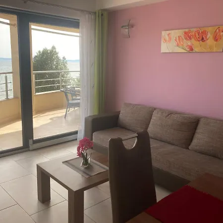 Elena Apartment *