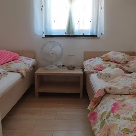 Apartman Elena *